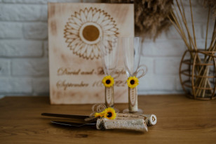 Personalized Wedding Glasses and Cake Spatula Champagne Knife Glasses Handmade Wedding Glasses