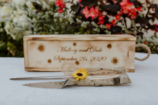 Serveur de gâteau de mariage personnalisé avec gravure et ensemble de couteaux aux graines de tournesol