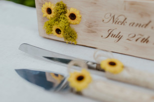 Serveur de gâteau de mariage personnalisé avec gravure et ensemble de couteaux aux graines de tournesol