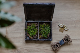 Wooden box for wedding rings. Engagement box